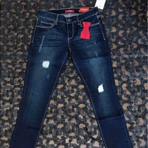 NWT Guess sienna curvy Skinny JeansSize 26